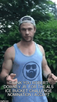 moiyoko:  Chris Hemsworth accepts the ALS ice bucket challenge! x