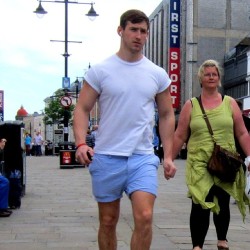 ruddycherry:  candidguysallover:  Heya gorgeous!!! Grrrr!!! #candidguys #Newcastle #UK #hot #sexy #muscle #t-shirt #shorts #spring #streets #gorgeous #guys #lad  Another #RuddyCherry