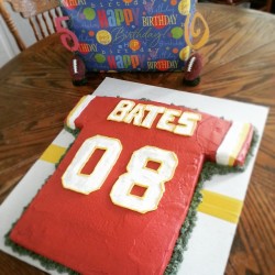 Redskins cake for Dad&rsquo;s 50th!  #kyliekakes