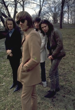 the-golden-ray:  the Doors 