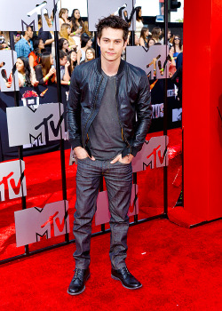 obrien-news:  Dylan O’Brien attends the 2014 MTV Movie Awards at Nokia Theatre L.A. Live on April 13, 2014 