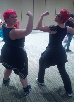 skuttzdoescosplay:  @amb0rg WHAT A GORGEOUS ZARYA~~~!!  I was so excited to flex with another glorious beefwaifu~!!&lt;3 Thank you so much for such a fun photo op! :D  Hahaaaa!! X3 WHEN YOU HAVE A SHIT DAY AND YOU GET ONLINE AND YOUR FAVE ZARYA BLOG REBLO