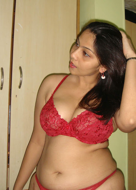 Hot sexy aunty saree