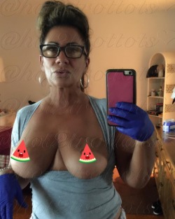 Good morning my LOVLIES. &hellip;happy TATTA TUESDAY hope you all have a wonderful day. #tittytuseday #bignaturals #milf #Hot2trottots #olderisbetter #over50 #weknowmore #wedoitbest #sexynurse