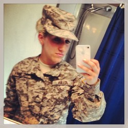 sexywithorwithout:  Weâ€™ll close out July 4 with this hot Army girl. Thanks for serving, and thanks for looking so damn hot while you do it. 