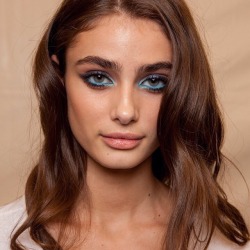 taylorhilldaily:  Taylor Hill, backstage at Elie Saab.