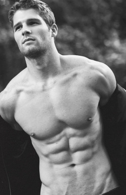 traveladdict227:  Jeff Tomsik, so sexy. And shy.
