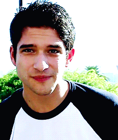 brosciles:  tyler posey + that hair and that smile 