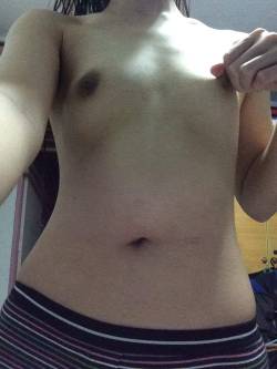 hairychinesegirl:  Horny in the morning. Leave a comment if u wanna see more ;) 