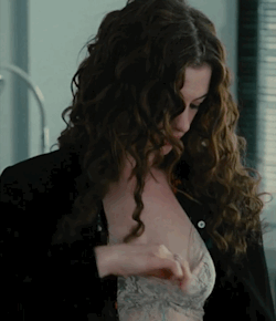nudecelebsblog:  Anne Hathaway Nude 