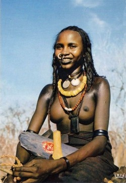 yagazieemezi:  Ouaddai Dancer. Chad | Scanned postcard image 