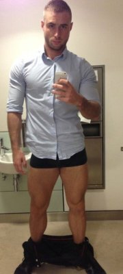 bigbroth4u-blog:  Drop your pants and show off your legs!