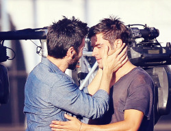 alekzmx:   Zac Efron &amp; Wes Bentley  picturing Zac with a slightly older protective boyfriend, and really liking it