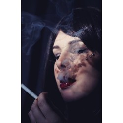 Photoshoot 💕 #photoshoot #blueeyes #brownhair #girl #peircings #smoking #smoke