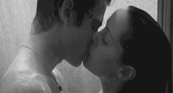 hot kisses on Tumblr en We Heart It. http://weheartit.com/entry/71939272/via/myrocknrollside