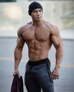   Kaden Nguyen |   @vipergq  Vegan model and bodybuilder[This and more HERE]