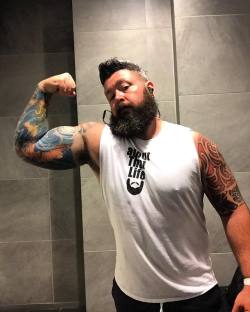 chadillacjax:  Killed arms tonight! #armday #flexfriday #workout #gymlife #beardedgay #beardlife #tatted #musclebear #biceps #single #armpit  (at Planet Fitness)