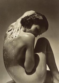 historium:“You Wash My Back…”. Dixie Ray for Woodbury Soap. 1935. Photographer: Edward Steichen