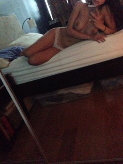 onlysexyasiangirls:  Yes, yes and yes. Sswalloww come baaaack!