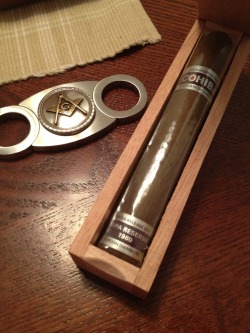 penniesinmyloafers:  Spending my evening with a /G\ood Brother &amp; a Cohiba Capa Reserva 1980 Limited Release 2012 