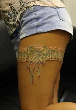 eriction:  this is a 3D tattoo believe it or not. wtf lol. more 3D’s here..these make me want a tattoo