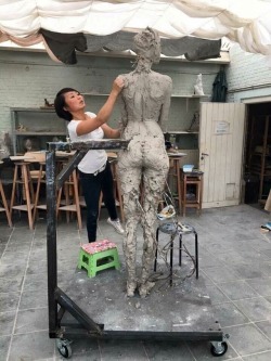 freshouttathegape:  kaylapocalypse: christiancgtomas:  midfreakquency:  omg-sweetlunlikelycollector-me:  westafricanman:  &lt;b&gt;Unreal&lt;/b&gt;  Amazing    Can we get a name???  This is Chinese artist, Luo Li Rong  Here’s a snippet about her from