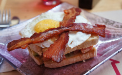 foodophiles:  Bacon &amp; Egg Breakfast Sandwich 