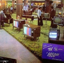 limegum: Televisions for sale, 1974  And look at those bell bottoms and that gorgeous carpet!  😂