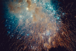 oessa: fireworks on sunday it was so beautiful and kind of looks like space 