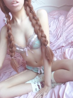 strawberry-kisu:  I was such a comfy princess on snapchat today! Come watch me play ʚ♡ɞ Message me for more details on how to purchase   {{ please do not remove caption }} 