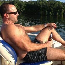 daddysbottom:  I sit on the boat watching my best friend Bill. He has been my best buddy since we met during our sophomore years in college. Over the years, I’ve seen him built a successful career, was the best man at his wedding, became the godfather