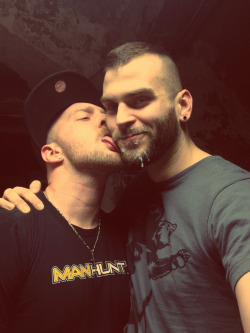 deviantotter:  abeardedboy:  met up with deviantotter from tumblr tonight and had a ton of fun, this dude is fucking hot!  I love Montreal and its men!! Especially because its home to my biggest tumblr crush, abeardedboy, who I had the privilege and honor