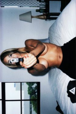 sexuallthrill:  follow her shes following back http://thugmufffin.tumblr.com/ now!!  follow her on instagram @mandieeeeeeeeeeee she’ll follow back and like everyones recent pics xxx   