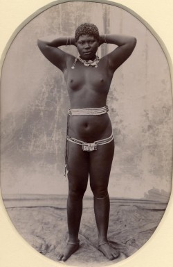 A lovely vintage African girl. First image submitted to Native Nudity.