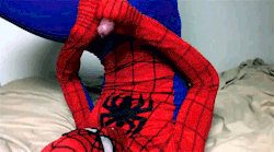 gayfacecum:  Spiderman gives himself a facial.