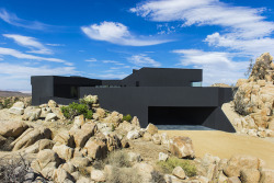 homelimag:  The Black Desert House by Marc Atlan via Homeli.co.uk ~ { Facebook | Twitter | Tumblr } 