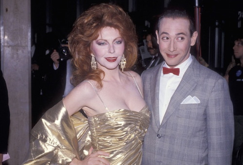 blondebrainpower:Cassandra Peterson a.k.a. Elvira and Paul Reubens a.k.a. Pee-Wee Herman at the 1985 Golden Globes