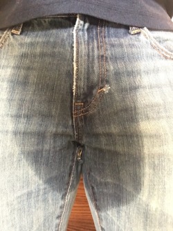 wetcrashsf:Peed my jeans to start the weekend right.  #wetpants