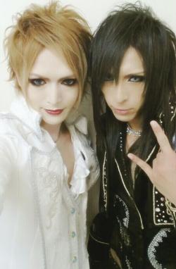 lust-for-nokubura:  &ldquo;With Nokubura’s Hiro-kun.  His new costume is so cool ! Their live was wonderful ! His MUSCLEs are so wonderful too !” ~ twitter ZIN (JUPITER) 