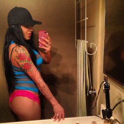 Hot latina teen tattoo girl tight hot ass in pink thong selfie