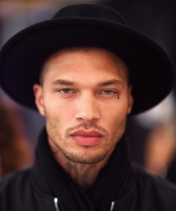 kinghispaniola:  ijustamericant:  vispreeve: Jeremy Meeks | Philipp Plein Fall 2017 Fashion Show Backstage this man is so fine. please tell me that he was not in jail for murder or rape. he got that eye drop so I’m scared to think he’s pretty if he’s