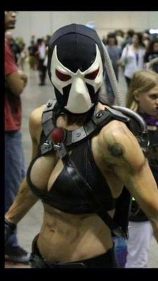 thebanegrimm:  litamusprime:  cosplaysleepeatplay:  Sexy Spawn cosplay  dats not spawn  The guy that runs that page is horrible.