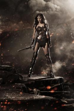 First image of Gal Gadot as Wonder Woman in the Batman v Superman movie ! Thank you Zack Snyder for those boots !! 