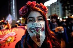 antifaboxingirl:  EN: A pro-abortion demonstration in Santiago (Chile), July 25, 2017.FR: Manifestation pour le droit à l’avortement à Santiago (Chili), le 25 juillet 2017.