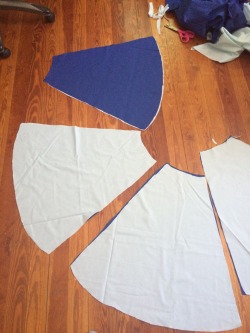 Skirt for lapis lazuli almost done =]
