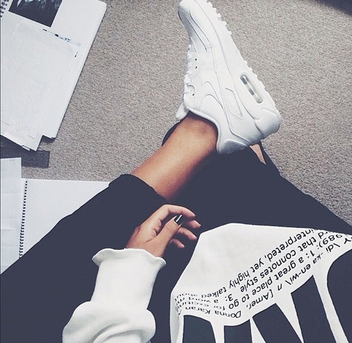 nike air max white outfit