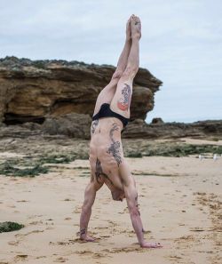 theofficialtro:  Happy Monday!   Here is a handstand… Realised I haven’t uploaded any training/acro pics in a while!   Here is a handstand @handstand_where_i_stand  #instagay #fit #fitspo #fitness #workout #training #crossfit #hot #me #gay #gayboy