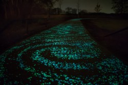fer1972:  “Van Gogh Path”: A Bike Path inspired by Van Gogh’s “Starry Night” by Daan Roosegaarde 