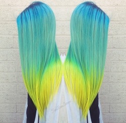 Ugh so pretty. I really wanna do turquoise/ aqua hair next.