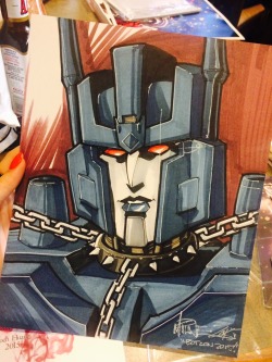 kaminest:  I got everything I wanted from Botcon today….. (Muffled cry) I commissioned Alex Milne a chained Overlord and LOOOKIE WHAT I GOT!!!  Thank you so much for indulging me Alex!